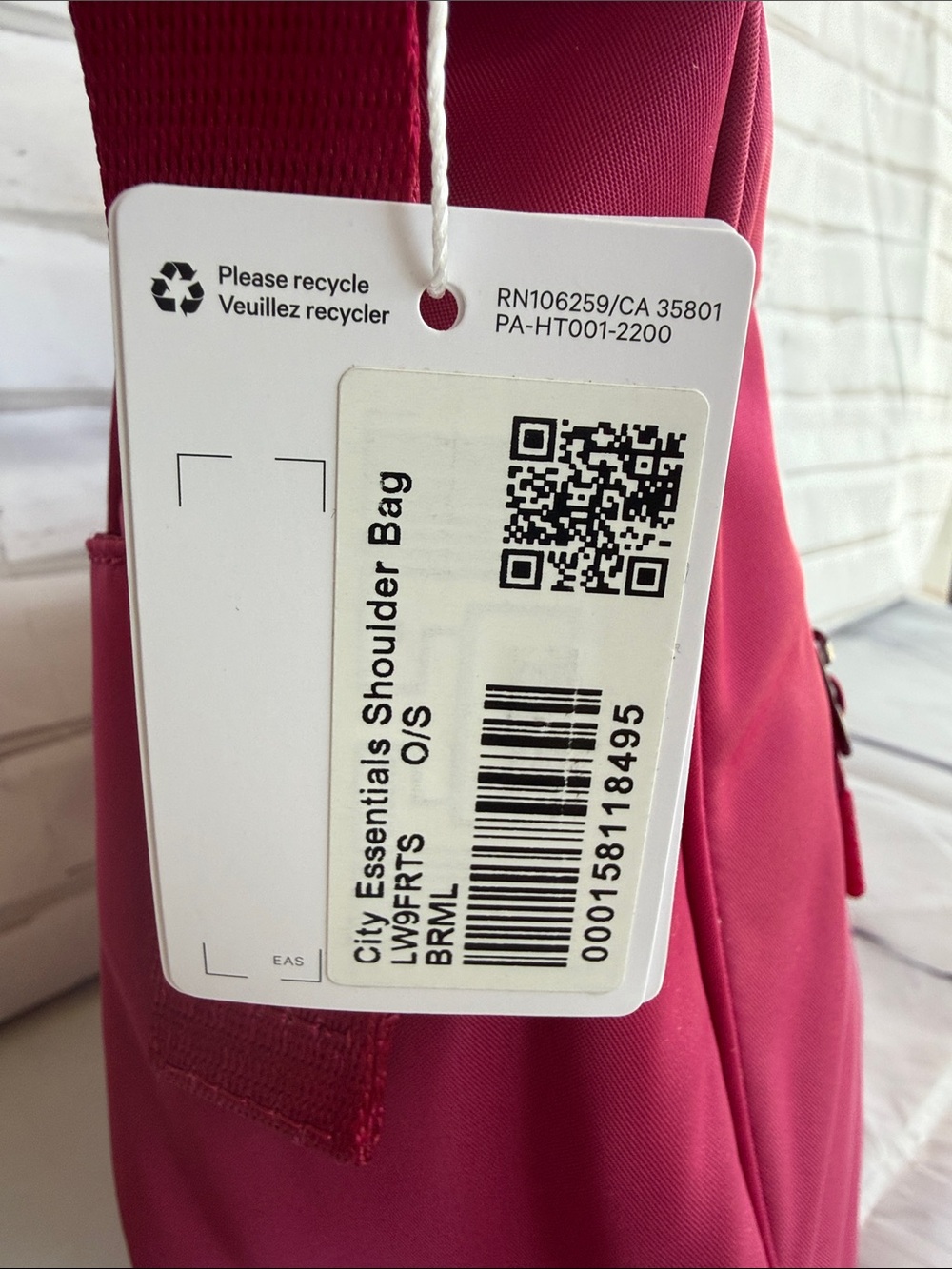 lululemon athletica City Essentials Shoulder Bag in Berry Rumble (BRML) - Picture 10 of 10